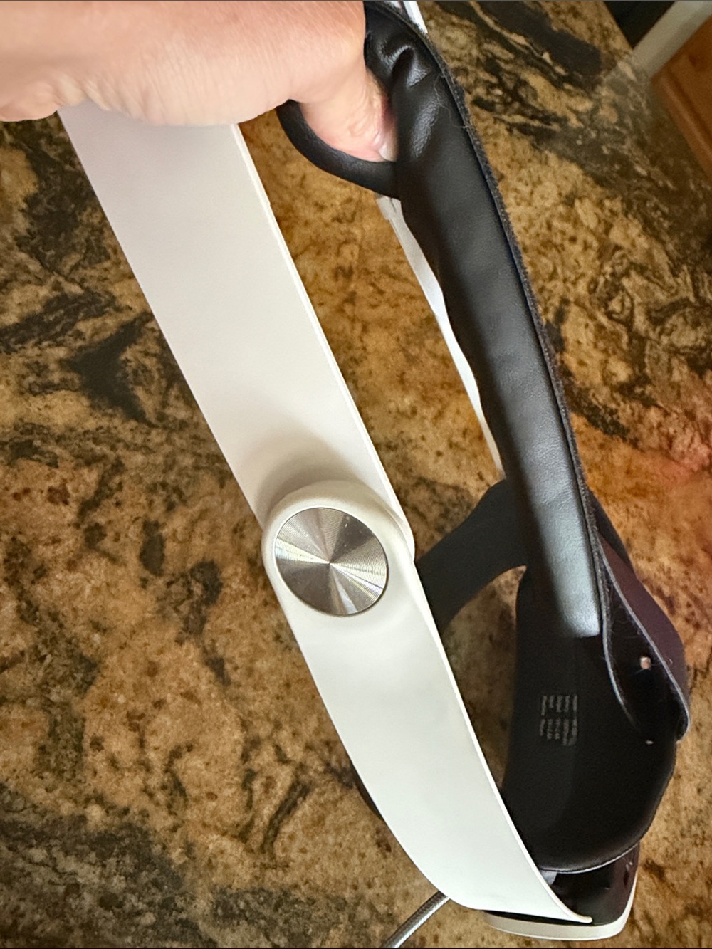 Oculus White VR BATTERY Headset with Black Strap. This is not the VR headset. - Picture 5 of 6